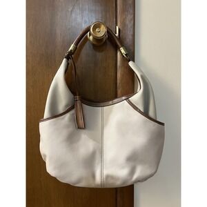 Tignanello Light Beige Pebbled Leather Hobo Shoulder Hand Bag Excellent